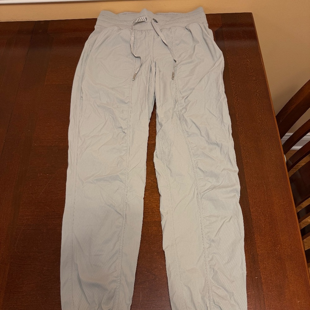 Lululemon Dance Studio Jogger (Size 4) Silver Drop Like New